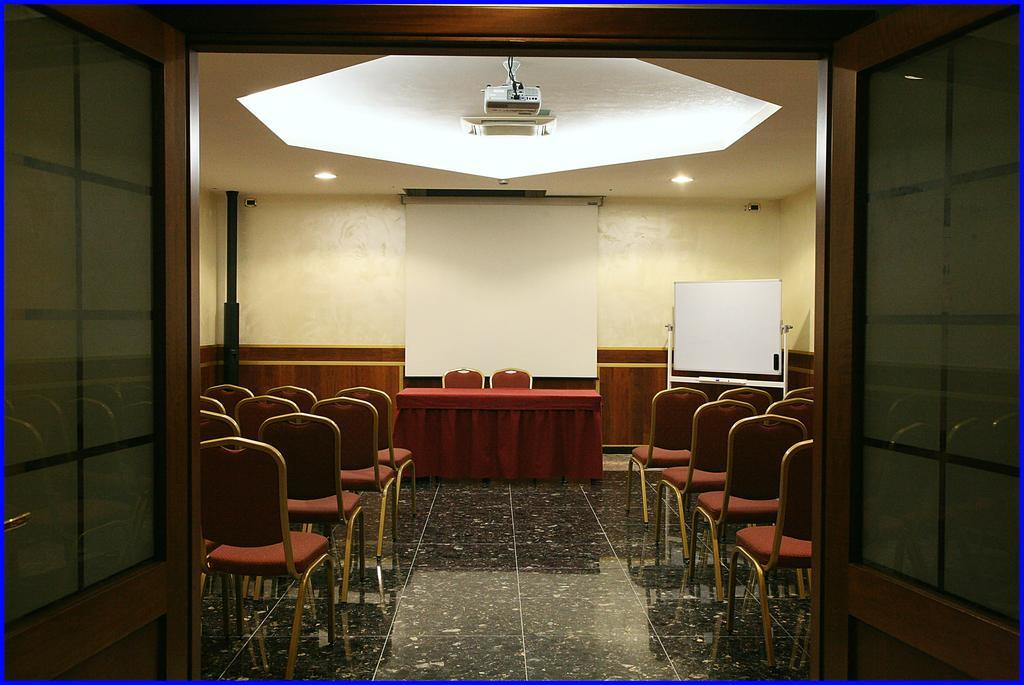 Hotel Meeting Ciampino Exterior foto
