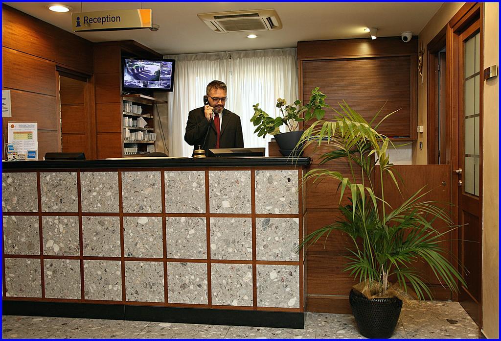 Hotel Meeting Ciampino Exterior foto