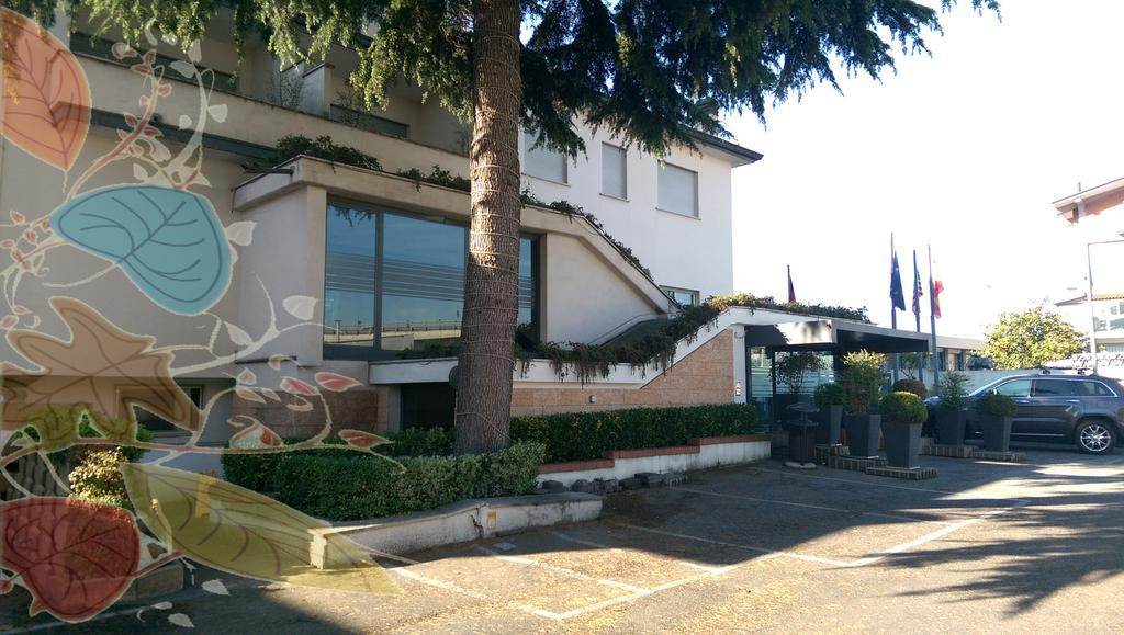 Hotel Meeting Ciampino Exterior foto
